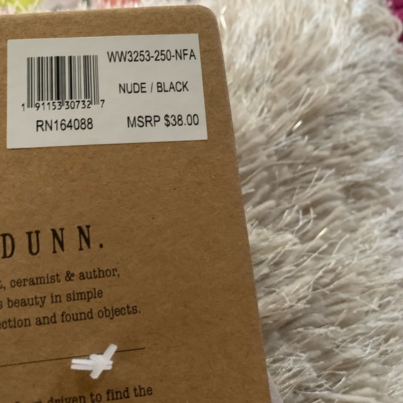 RAE DUNN Good Night Slippers NWT, sz Small 5-6, taupe & black, - Picture 7 of 9